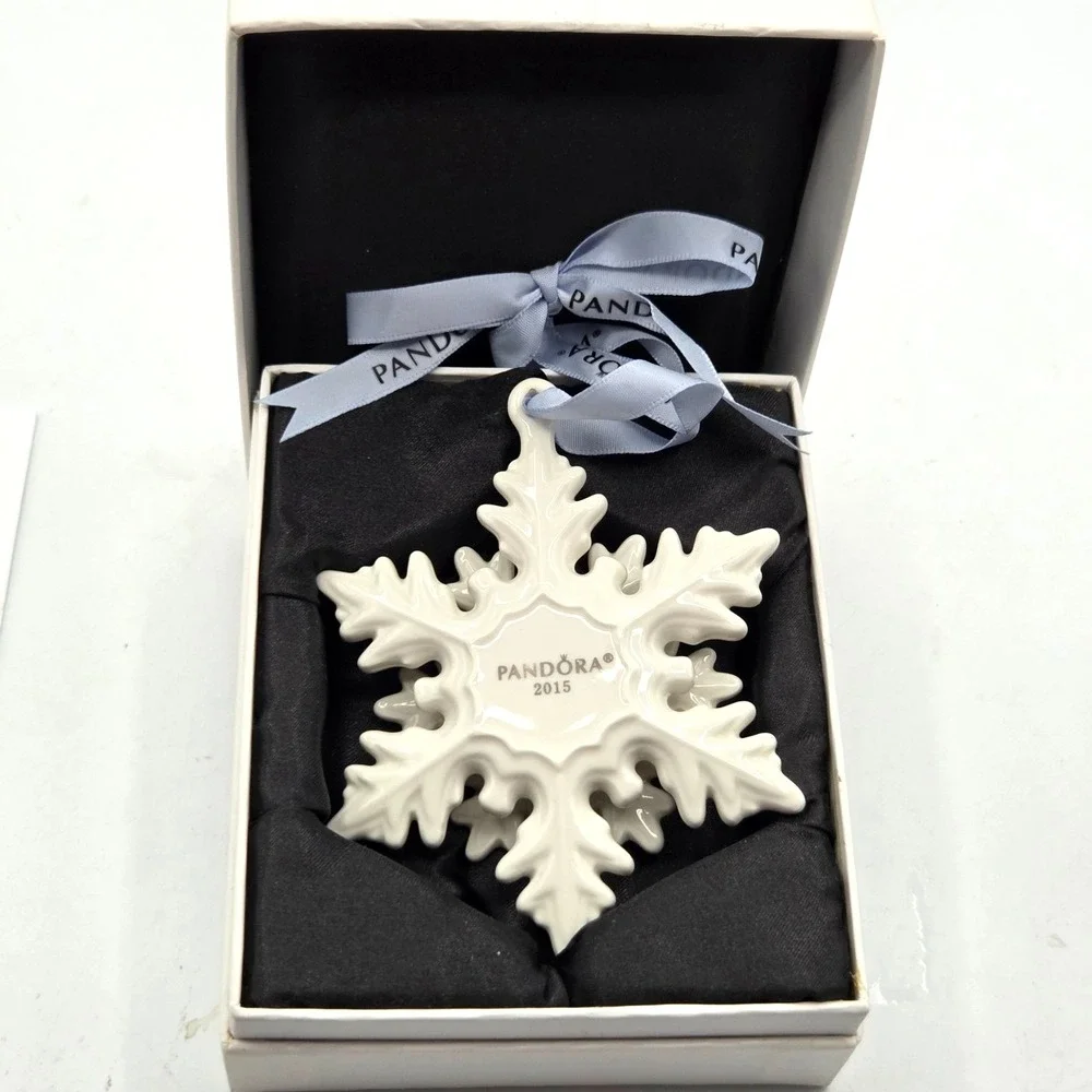 Pandora Snowflake‎ Christmas Ornament 2015 LTD Edition, Retired & Original Box.